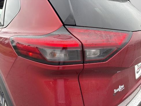 Used 2022 Nissan Rogue SL w/ SL Premium Package image 30