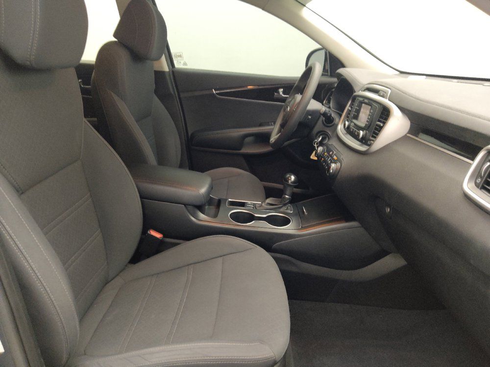 Used 2017 Kia Sorento FWD image 21