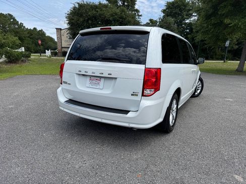 Used 2019 Dodge Grand Caravan SXT w/ Mopar Premium Addition Group FWD image 34