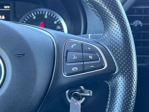 Used 2018 Mercedes-Benz Metris Passenger image 28