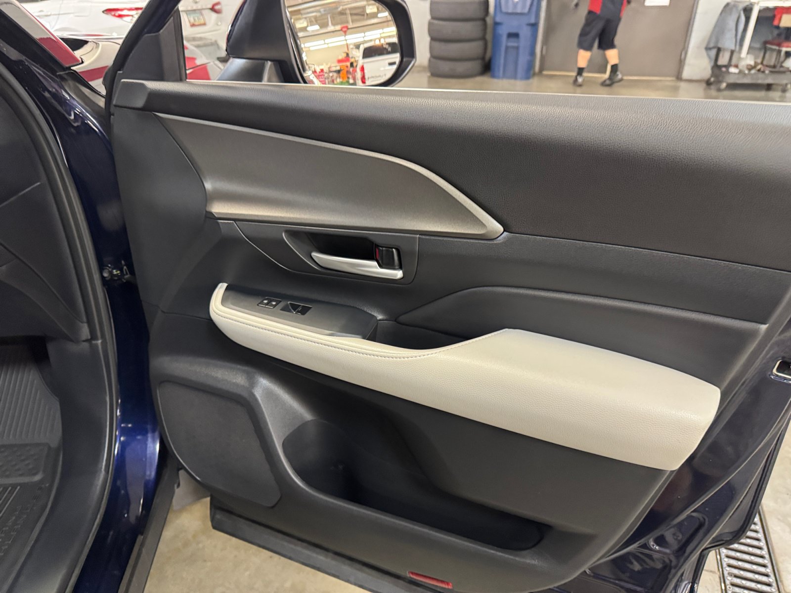 Certified 2025 Toyota Grand Highlander FWD image 16
