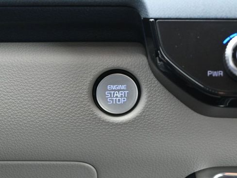 Used 2025 Kia Carnival EX image 14