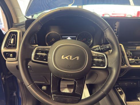 Used 2023 Kia Sorento S w/ Panoramic Sunroof Package FWD image 18