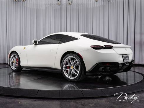 Used 2021 Ferrari Roma RWD image 8