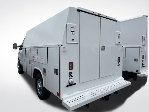 New 2026 Ford E-350 and Econoline 350 Super Duty w/ Power Equipment Group RWD image 12