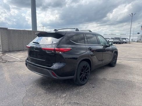 Used 2022 Toyota Highlander Limited AWD/4WD image 7