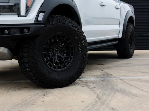 Used 2025 Ford F150 Raptor image 12