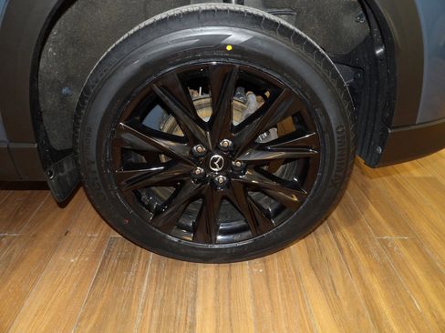 Certified 2022 MAZDA CX-5 Carbon Edition image 9