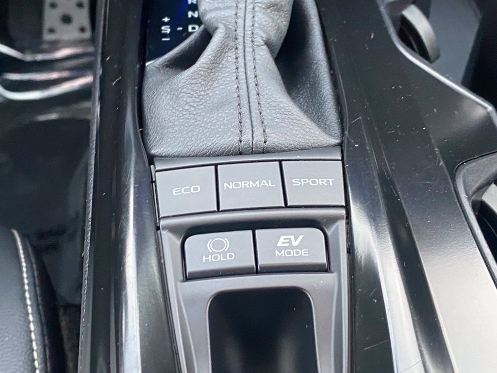 Used 2025 Toyota Camry SE FWD image 14