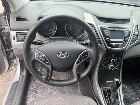 Used 2015 Hyundai Elantra SE w/ Option Group 02 FWD image 31