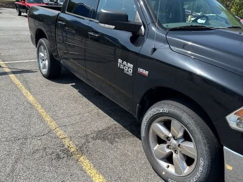 Used 2019 RAM 1500 Big Horn AWD/4WD image 3