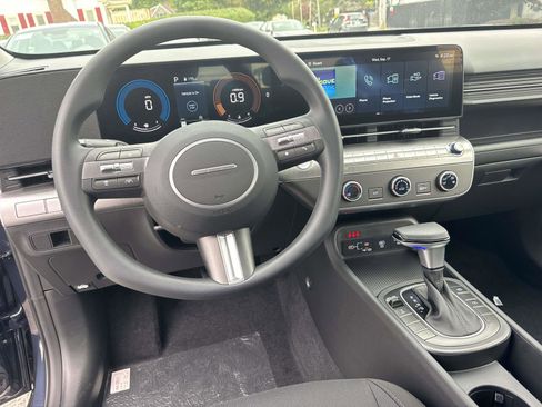 New 2026 Hyundai Kona SE image 7