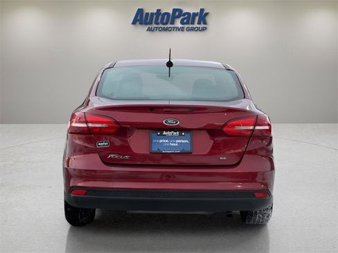 Used 2017 Ford Focus SE image 6