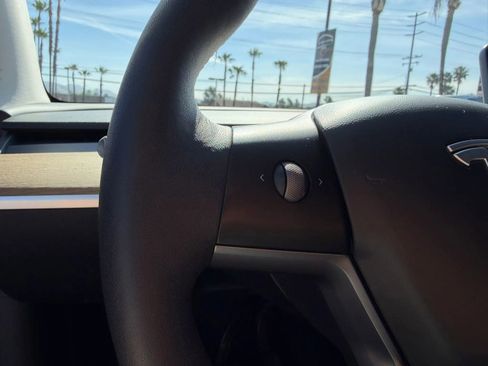Used 2020 Tesla Model Y Long Range AWD/4WD image 15