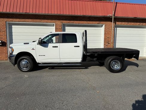 Used 2024 RAM 3500 Big Horn image 18