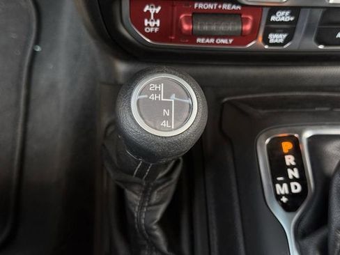 Used 2026 Jeep Wrangler Unlimited Rubicon AWD/4WD image 19