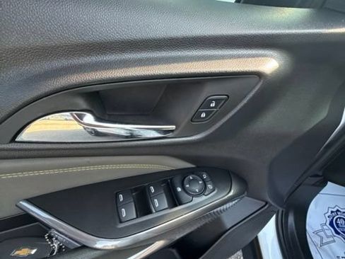 Used 2025 Chevrolet Trax ACTIV w/ Sunroof Package FWD image 14