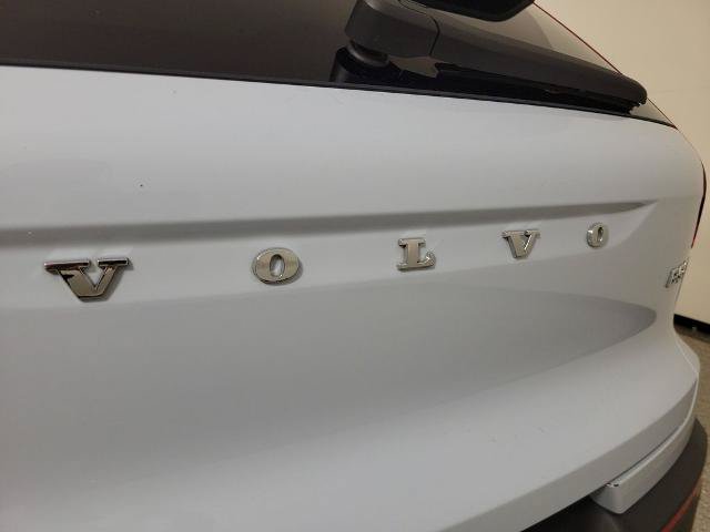 Used 2024 Volvo XC40 B5 Plus AWD/4WD image 5
