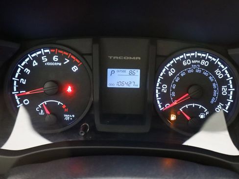 Used 2017 Toyota Tacoma SR w/ SR Convenience Package RWD image 20