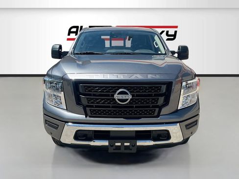 Used 2024 Nissan Titan SV w/ SV Convenience Package AWD/4WD image 2