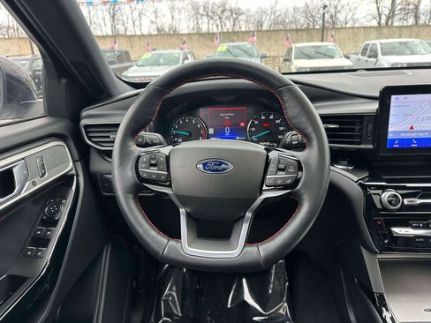 Used 2022 Ford Explorer ST-Line w/ Class IV Trailer Tow Package image 13