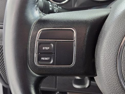 Used 2017 Jeep Wrangler Unlimited Rubicon w/ Max Tow Package image 27