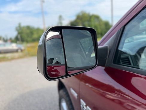 Used 2019 RAM 1500 Express AWD/4WD image 10
