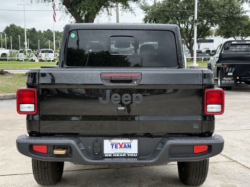 New 2026 Jeep Gladiator Sport AWD/4WD image 6