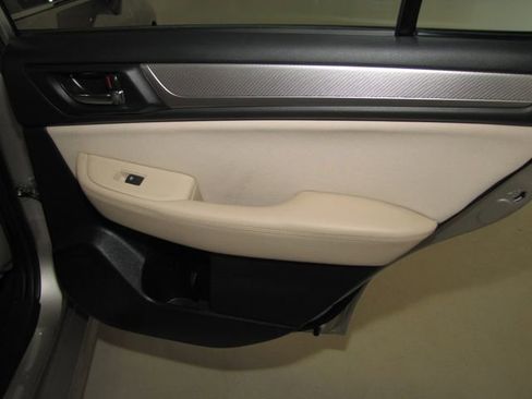 Used 2017 Subaru Legacy 2.5i Premium image 18