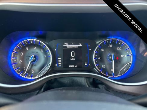 Used 2022 Chrysler Voyager LX FWD image 20