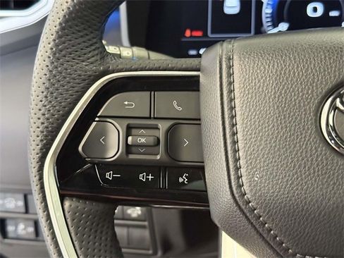 Used 2023 Toyota Sequoia 4WD image 33