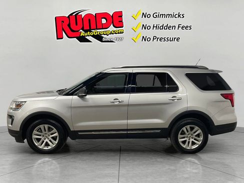 Used 2019 Ford Explorer XLT w/ Equipment Group 201A image 2