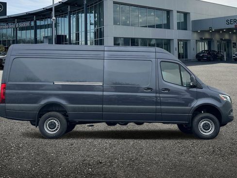 New 2026 Mercedes-Benz Sprinter 2500 image 3