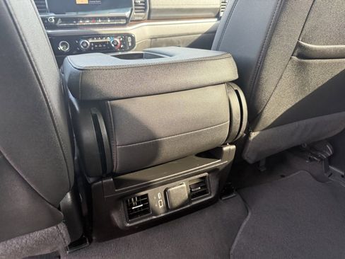 Used 2024 GMC Sierra 1500 SLT image 35