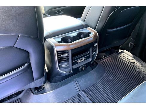 Used 2022 RAM 1500 Laramie AWD/4WD image 33