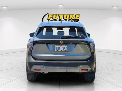 Certified 2025 Nissan Kicks SV FWD image 8