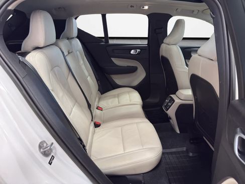 Used 2022 Volvo XC40 T5 Inscription image 27