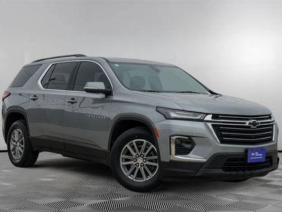 Used 2023 Chevrolet Traverse LT w/ Rear Camera Mirror Package