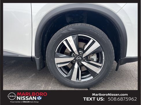 Certified 2025 Nissan Rogue SL w/ Tech Package image 10