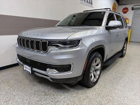 Used 2022 Jeep Wagoneer Series II image 3