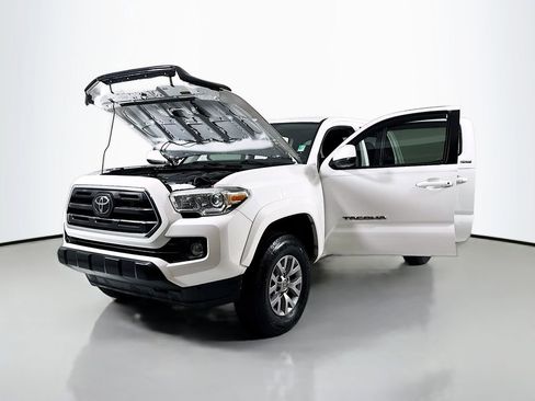 Used 2019 Toyota Tacoma SR5 image 14