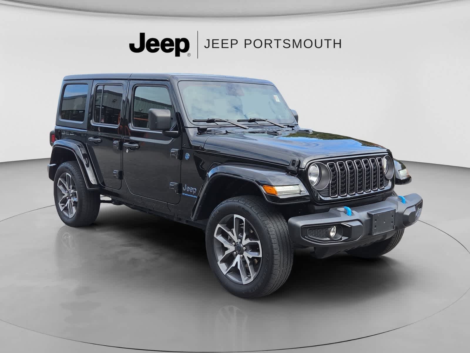 Used 2024 Jeep Wrangler Unlimited w/ Convenience Group AWD/4WD image 1