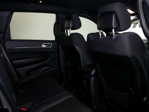 Used 2018 Jeep Grand Cherokee Laredo RWD image 22
