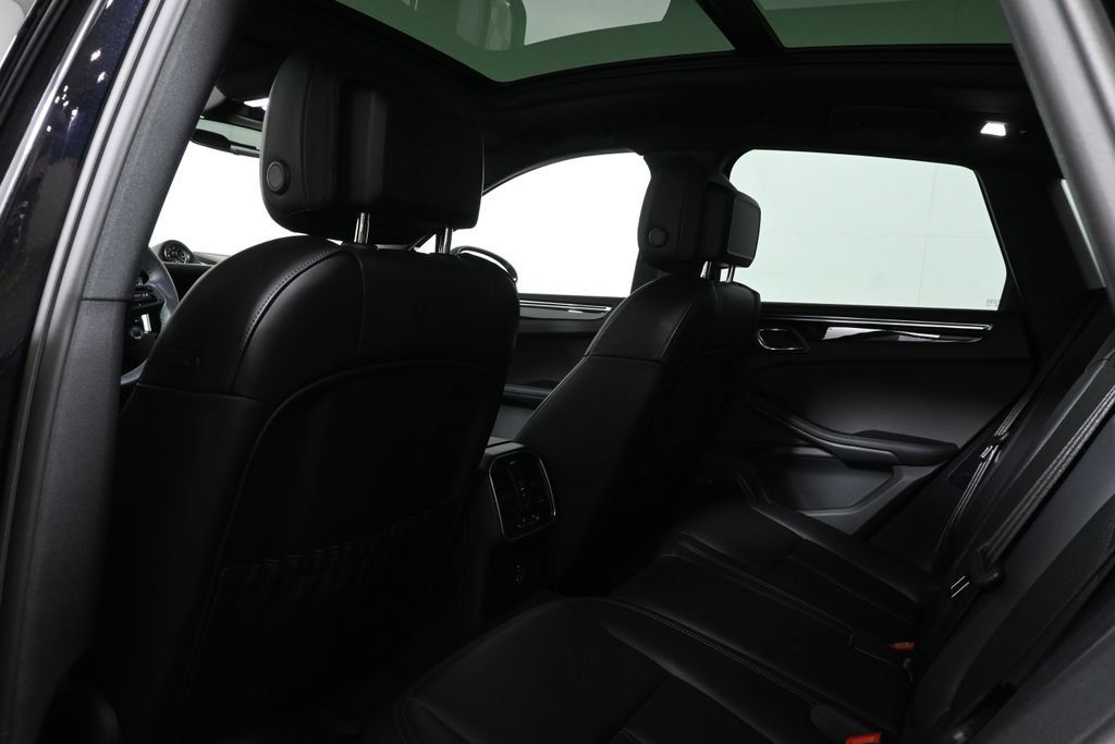 Used 2025 Porsche Macan S AWD/4WD image 29