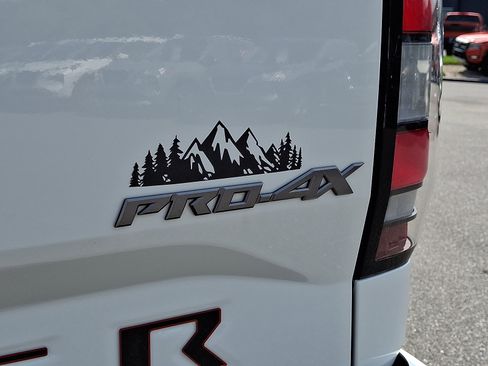 Used 2022 Nissan Frontier PRO-4X w/ Off-Road Protection Package image 31