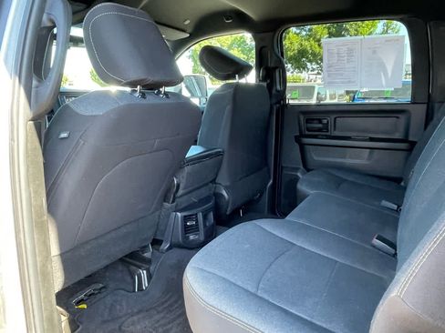 Used 2024 RAM 3500 Tradesman w/ Chrome Appearance Group AWD/4WD image 23