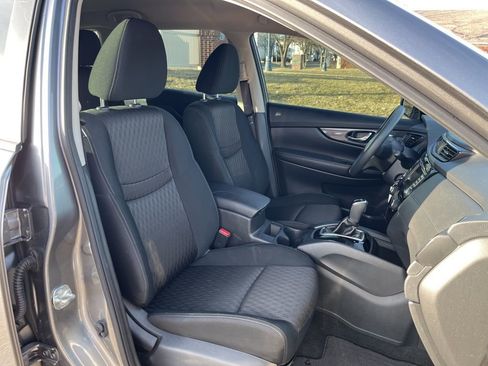 Used 2018 Nissan Rogue S image 22