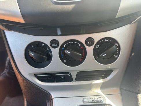 Used 2014 Ford Focus SE FWD image 18