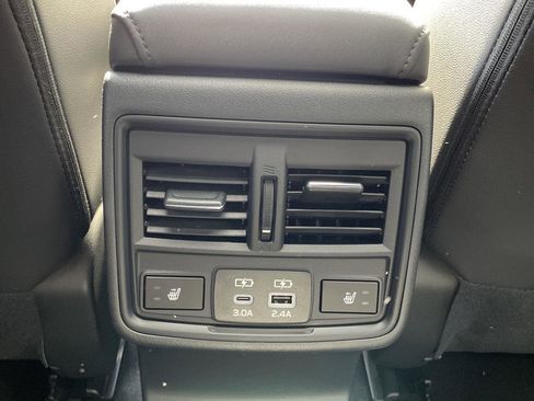 Used 2026 Subaru Outback Limited AWD/4WD image 24