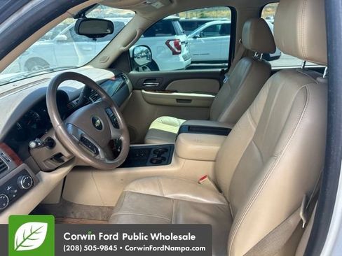 Used 2009 Chevrolet Suburban LT AWD/4WD image 9